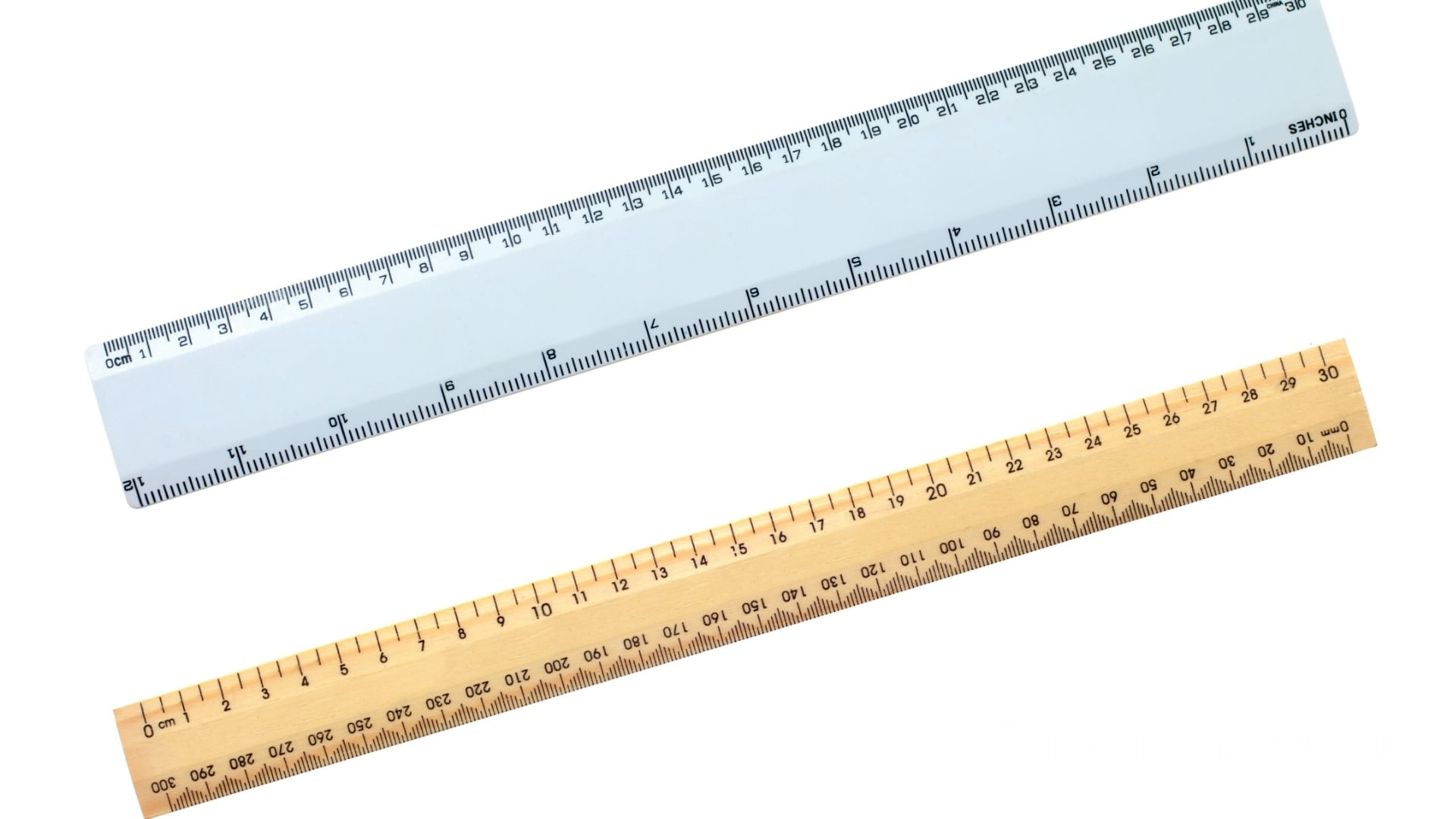 Linijki reklamowe z logo firmy