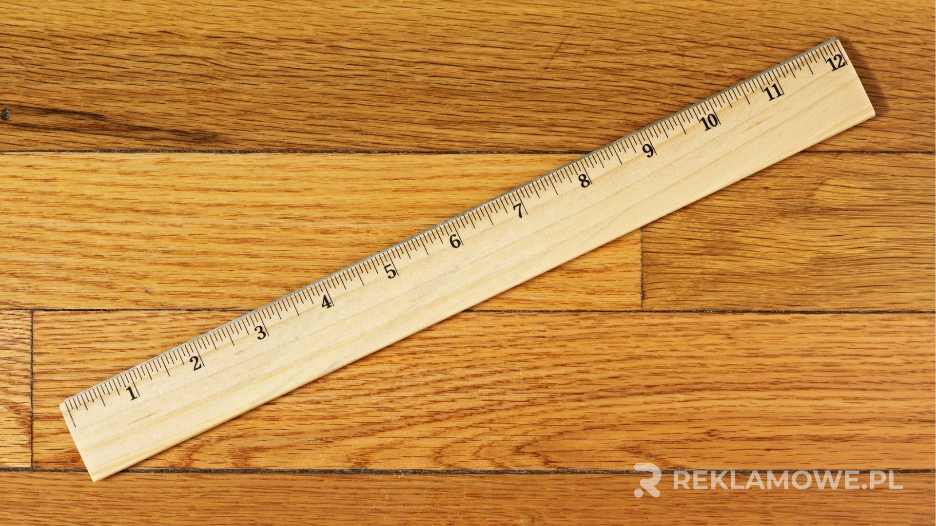 Personalizacja linijek reklamowych w marketingu