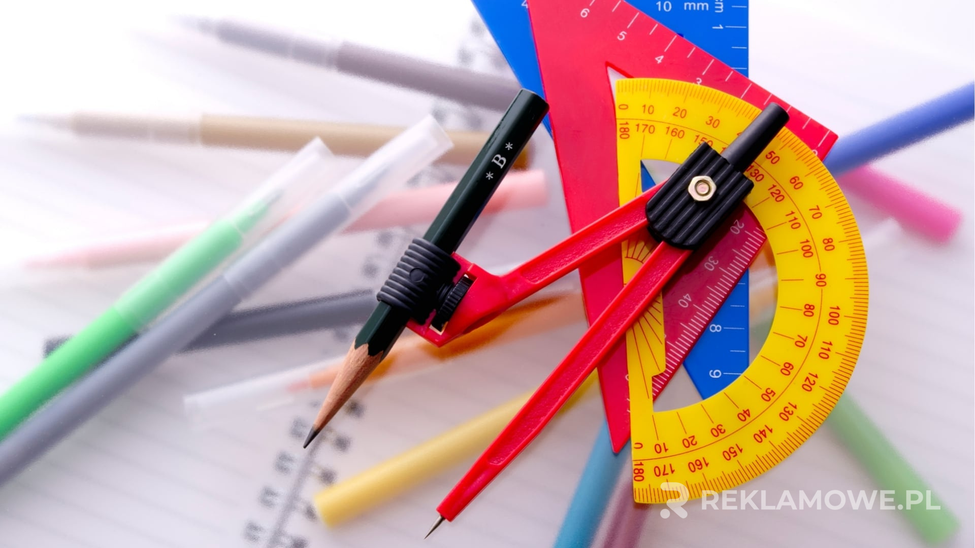 Kolorowe linijki w reklamie